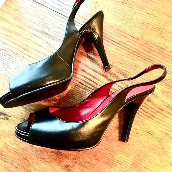 Le Chateau black and red slingback heels - Picture 8 of 9